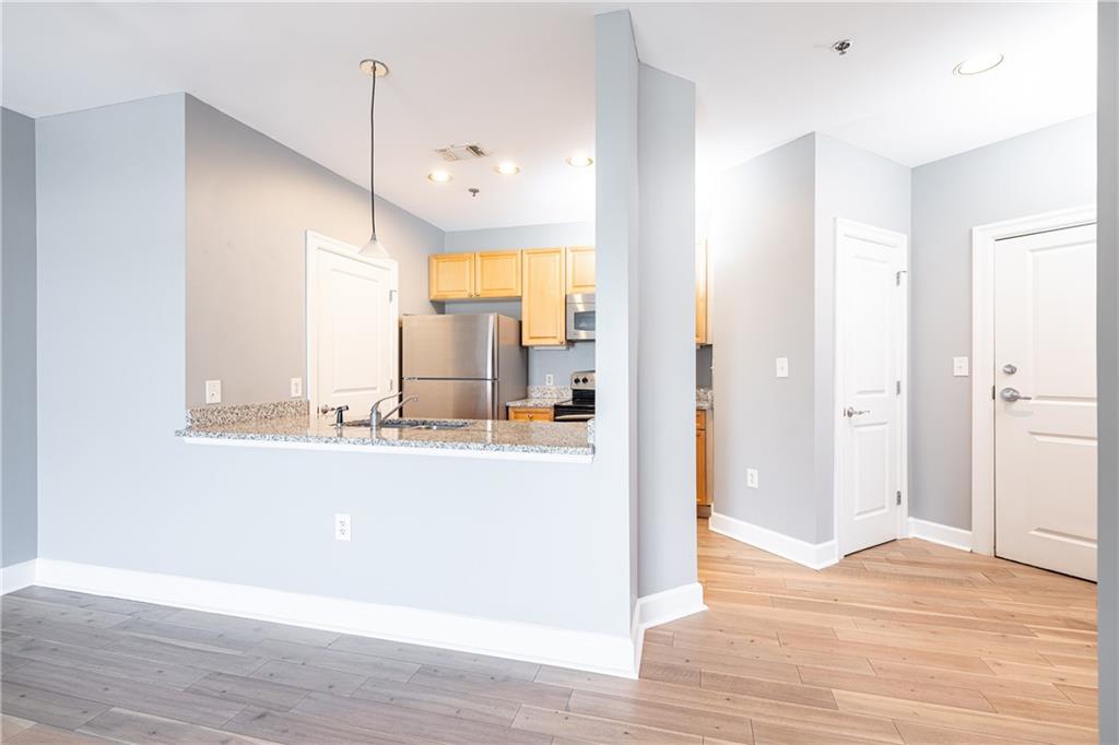 325 E Paces Ferry Road NE Unit 706