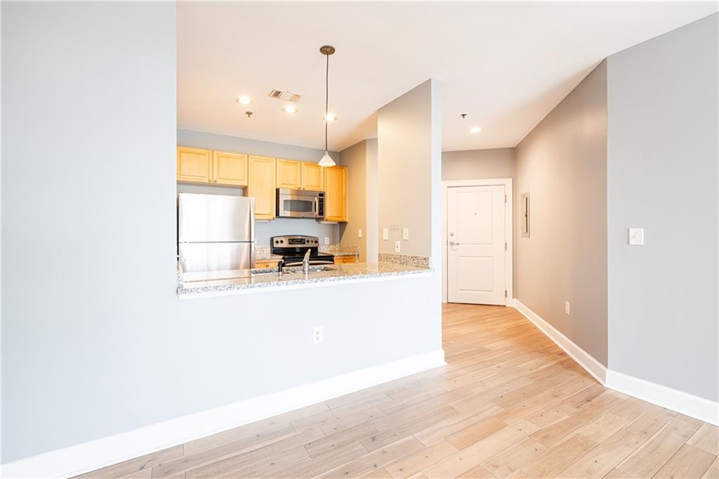 325 E Paces Ferry Road NE Unit 706