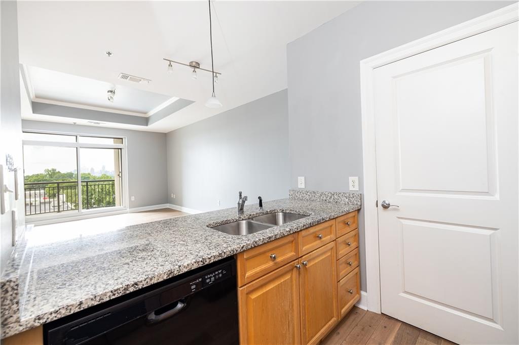 325 E Paces Ferry Road NE Unit 706