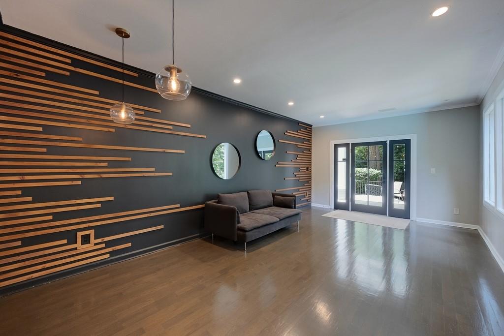 305 River Knoll Drive