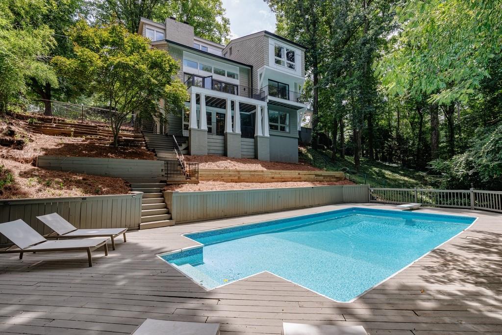 305 River Knoll Drive