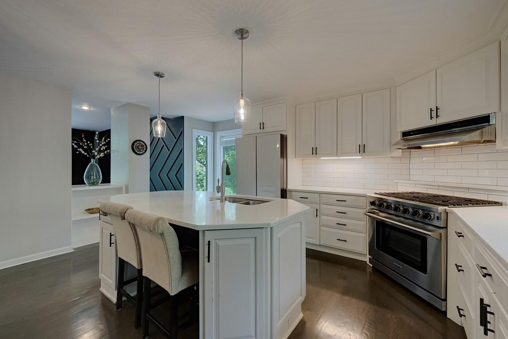 305 River Knoll Drive
