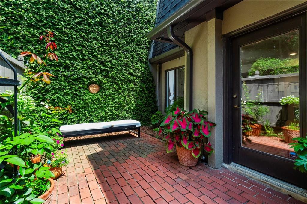 59 Ivy Trail NE