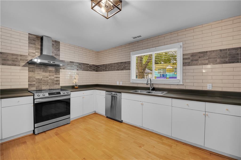 107 Howell Street NE