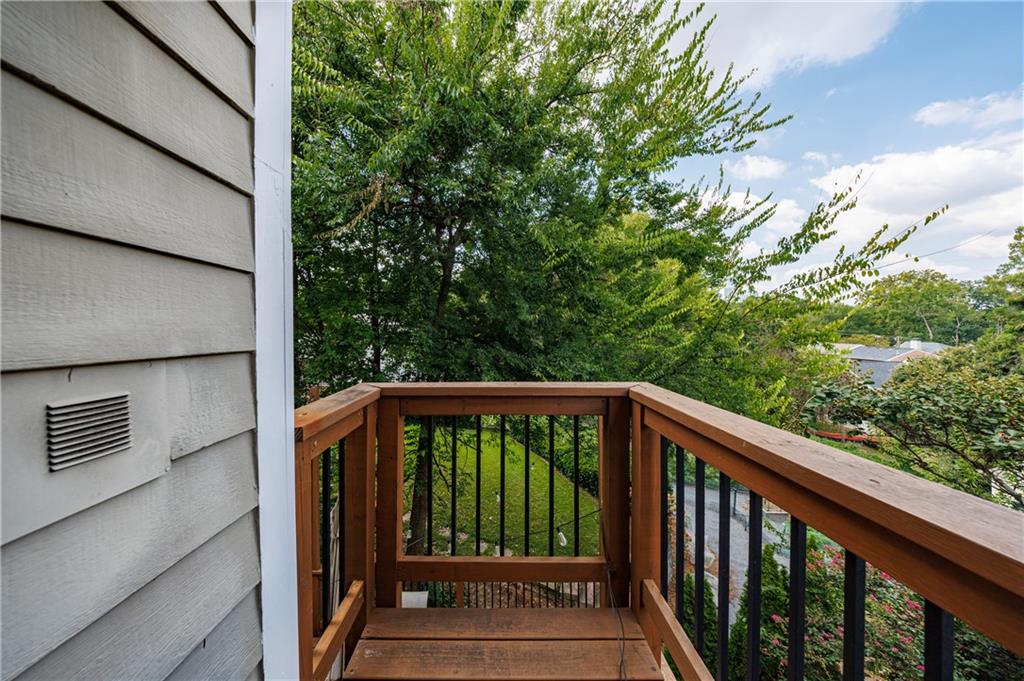 830 Monroe Circle NE