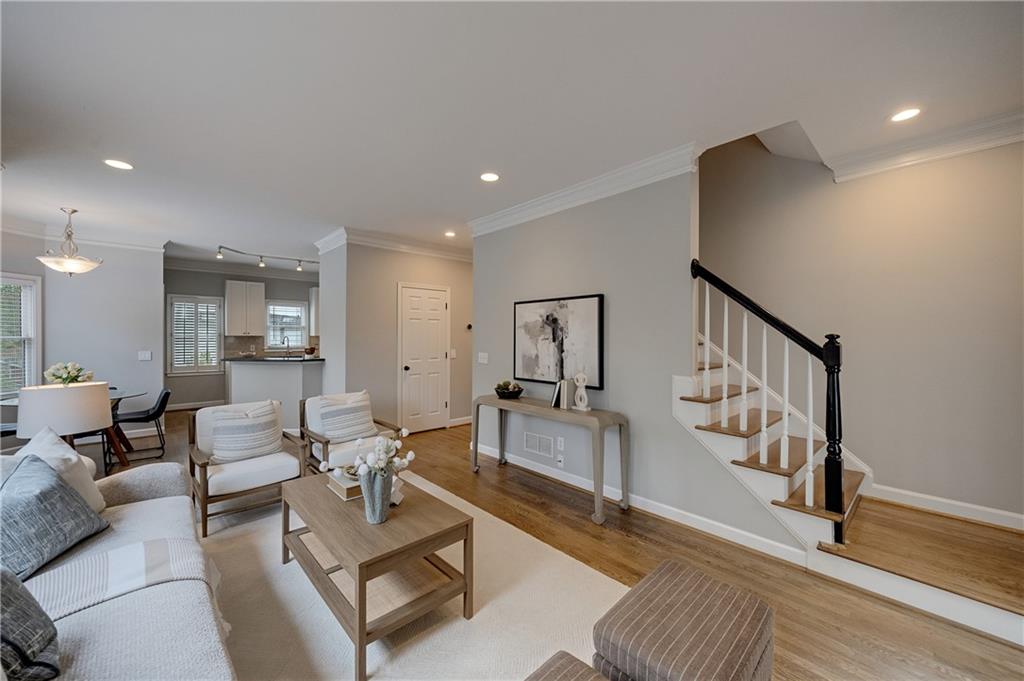 830 Monroe Circle NE