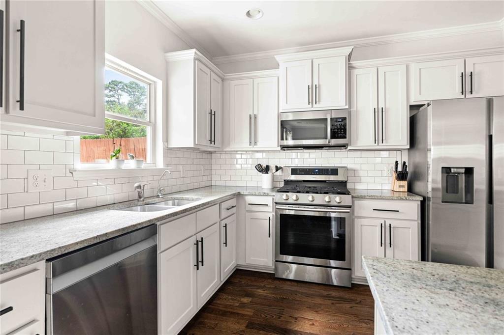 124 Sisson Avenue NE