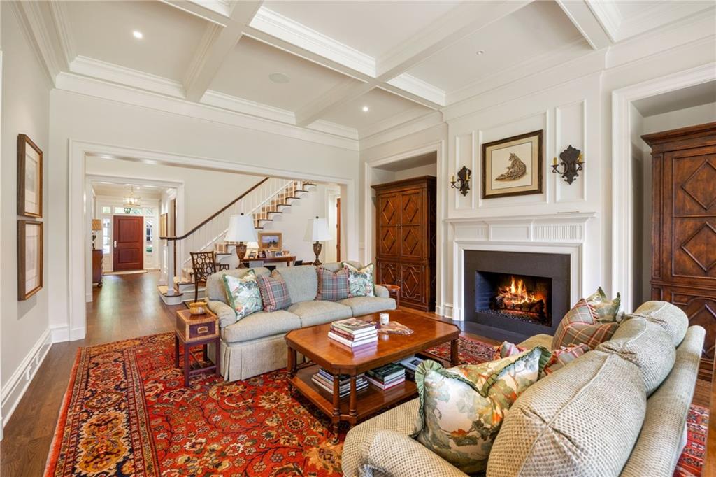 1116 Bellewood Square