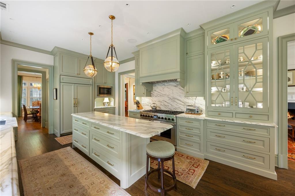 1116 Bellewood Square