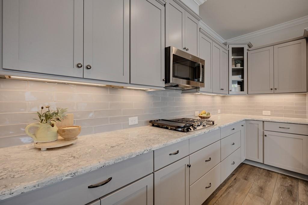 301 Bradford Walk