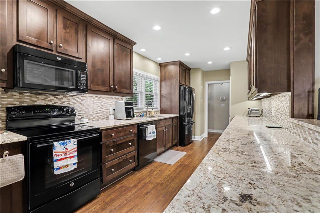 975 Cardova Drive NE