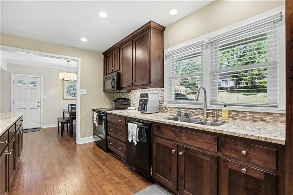 975 Cardova Drive NE