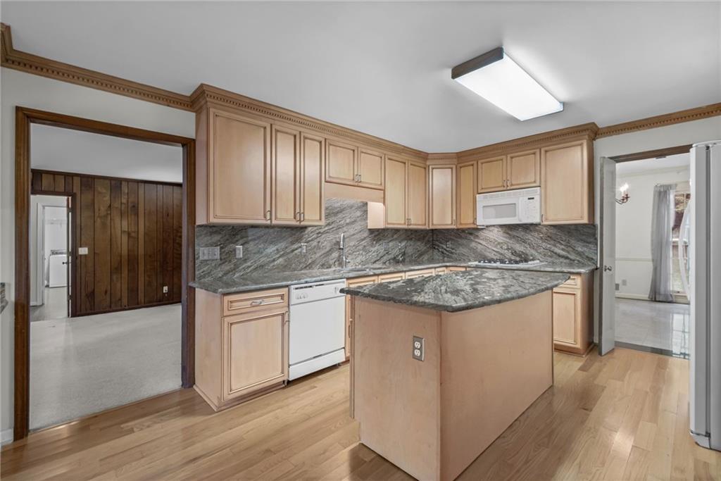 5171 Meadowlake Drive
