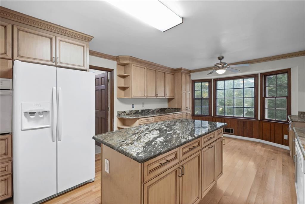 5171 Meadowlake Drive