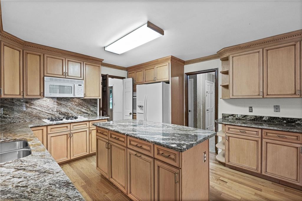 5171 Meadowlake Drive