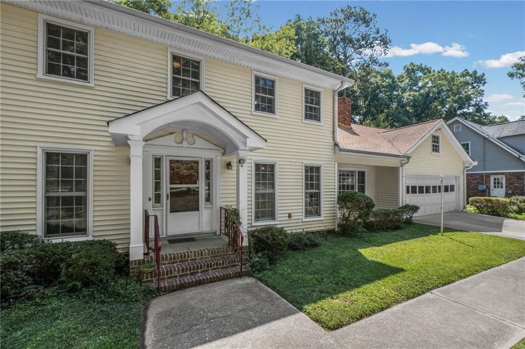 5171 Meadowlake Drive