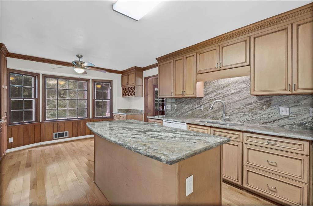 5171 Meadowlake Drive