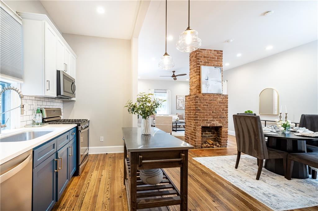 182 Estoria Street SE