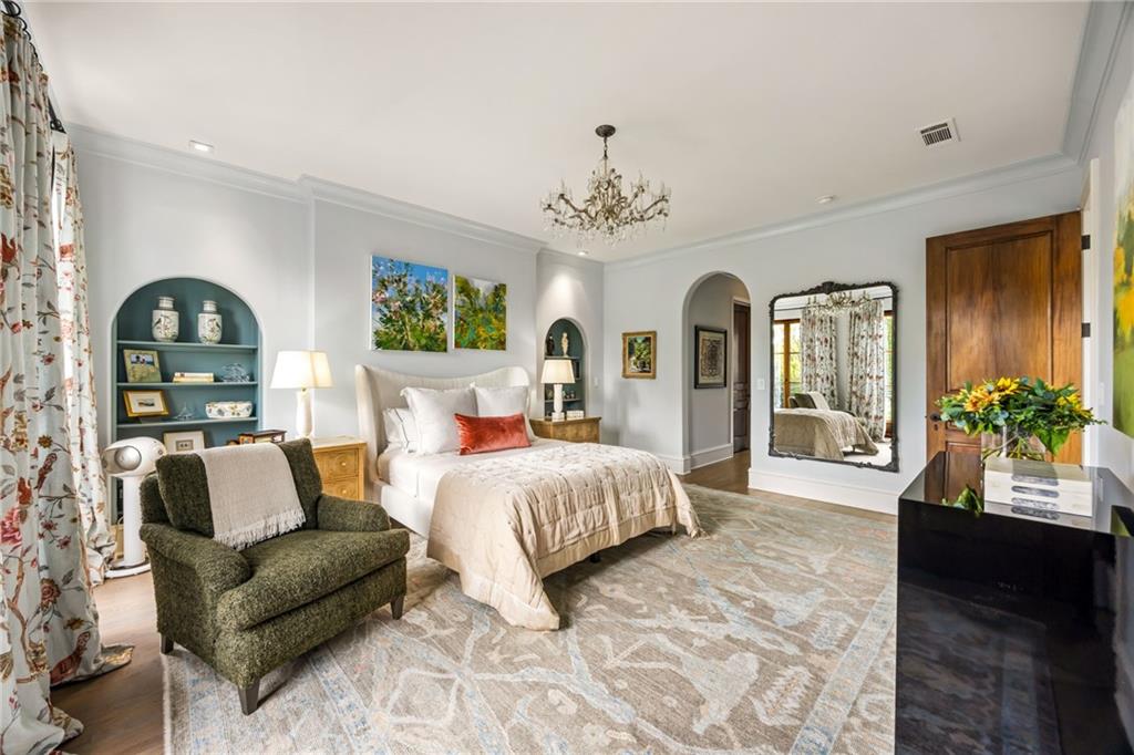 2288 Peachtree Road NW Unit 16