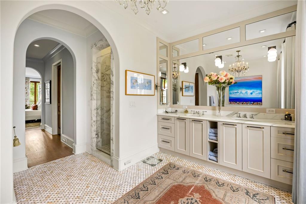 2288 Peachtree Road NW Unit 16