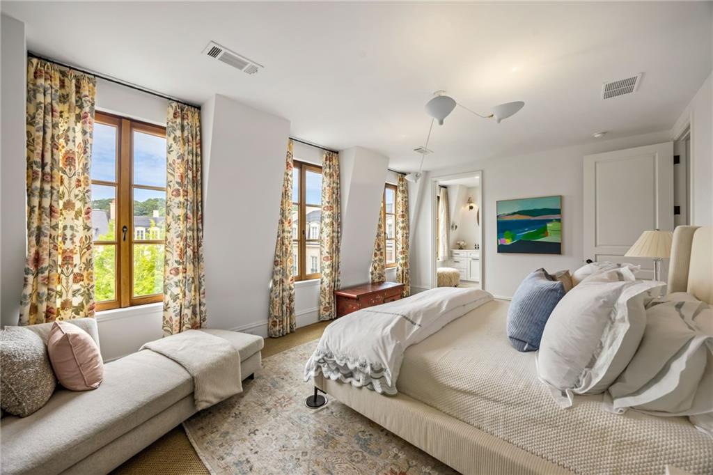 2288 Peachtree Road NW Unit 16