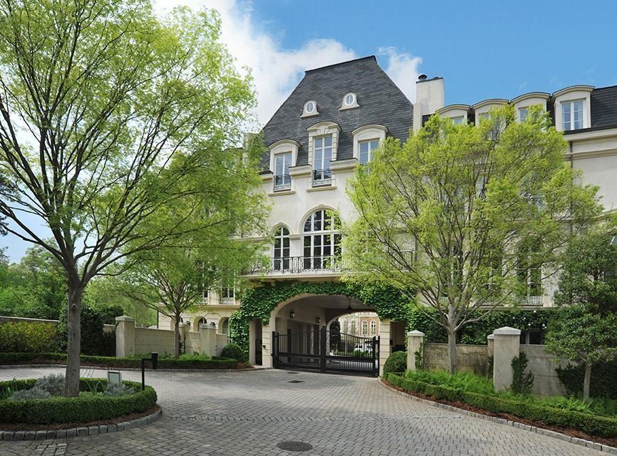 2288 Peachtree Road NW Unit 16