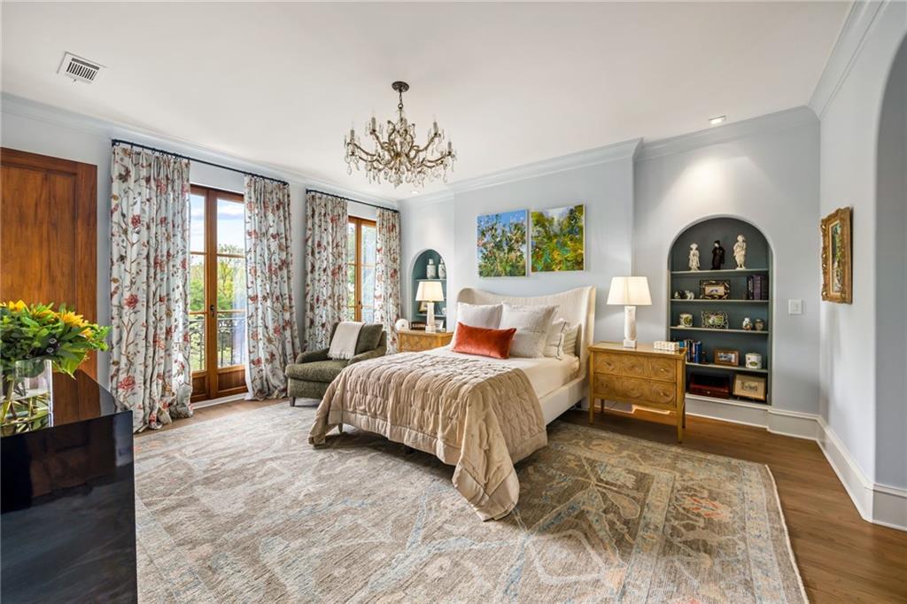 2288 Peachtree Road NW Unit 16