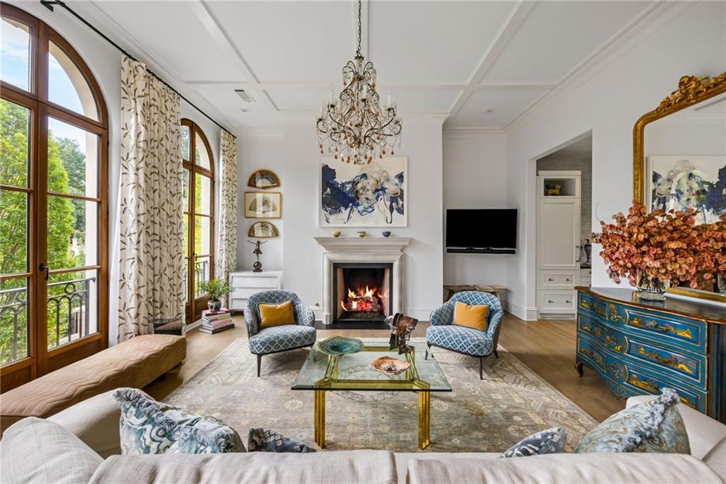 2288 Peachtree Road NW Unit 16