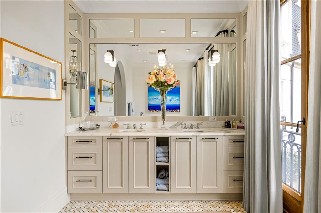 2288 Peachtree Road NW Unit 16