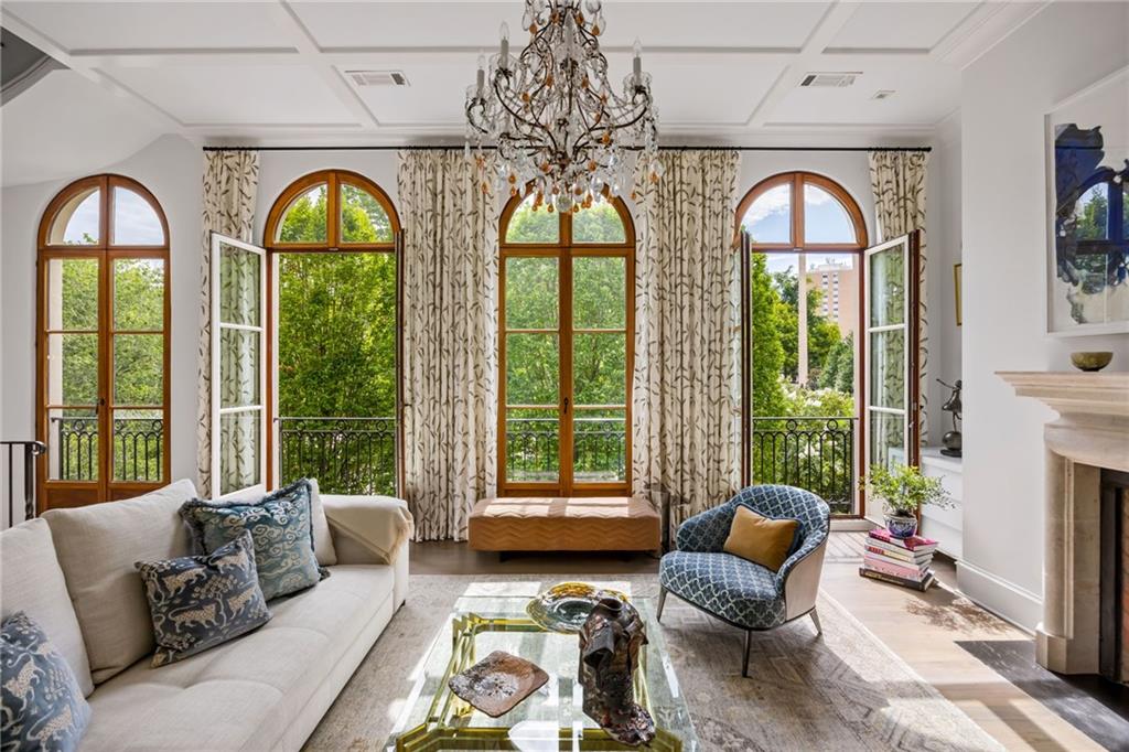 2288 Peachtree Road NW Unit 16
