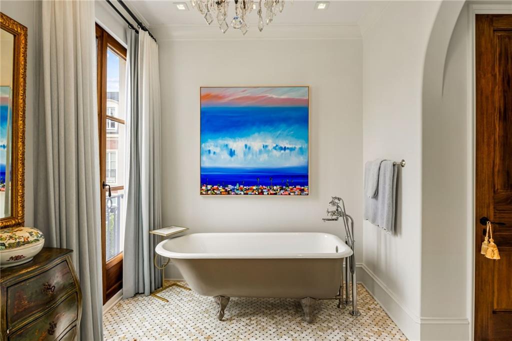 2288 Peachtree Road NW Unit 16