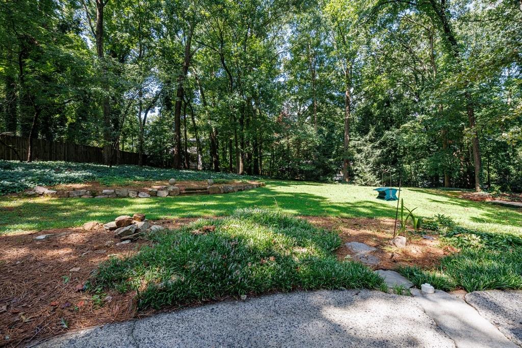 940 Hunterhill Drive