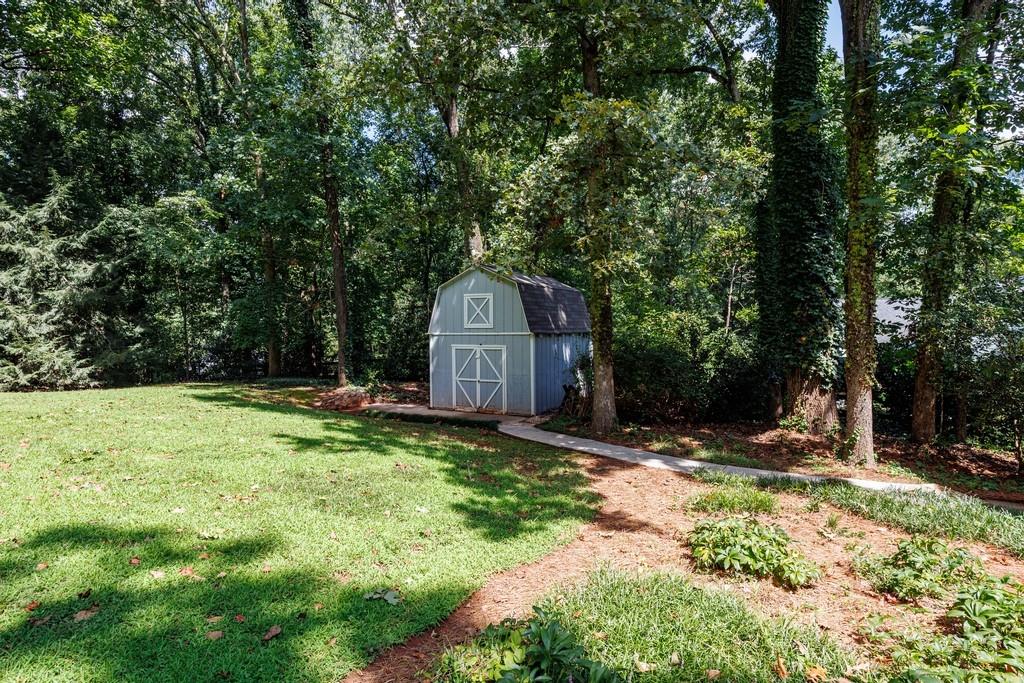 940 Hunterhill Drive