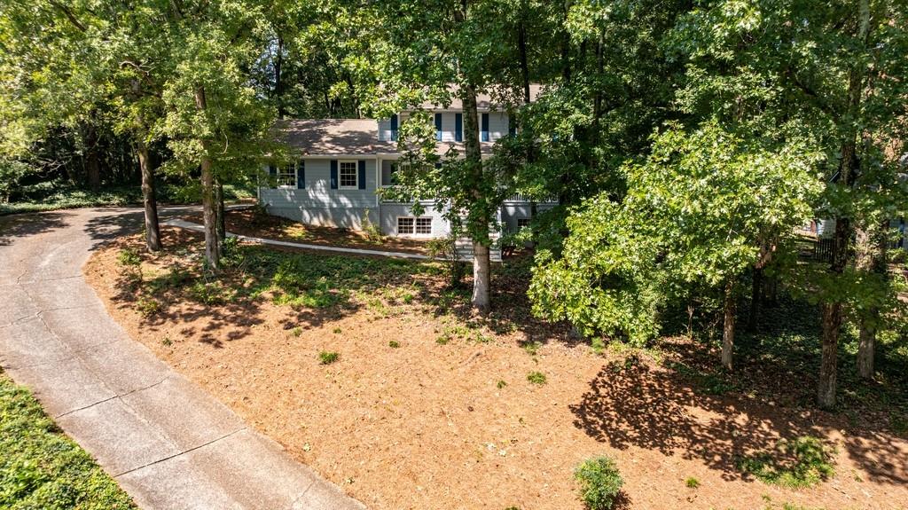 940 Hunterhill Drive