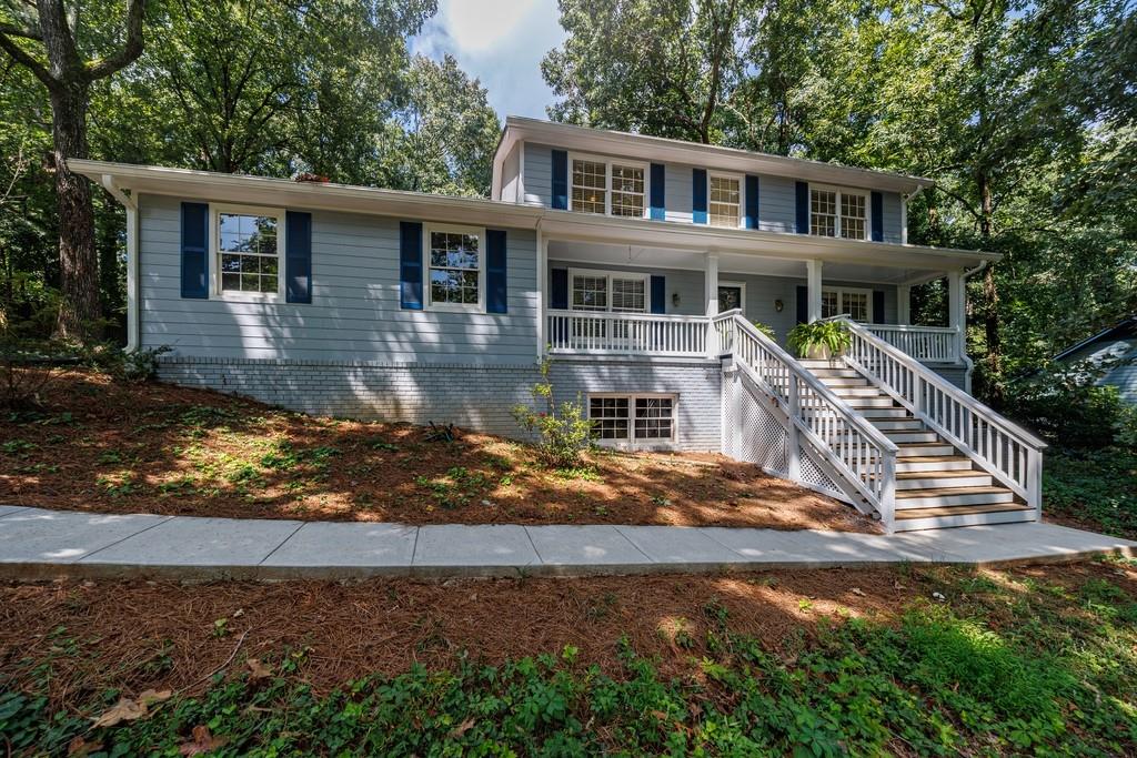 940 Hunterhill Drive
