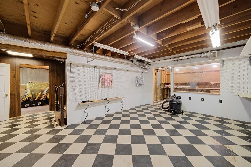 940 Hunterhill Drive