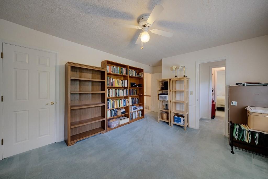 940 Hunterhill Drive