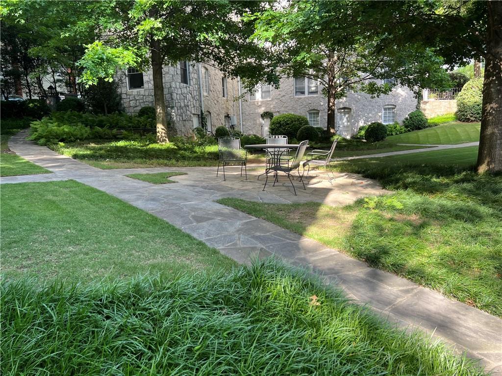 2544 Peachtree Road NW Unit 8