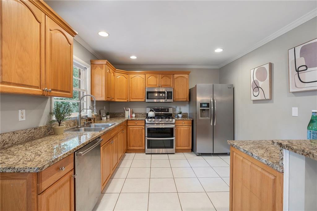 2353 Cortez Way NE