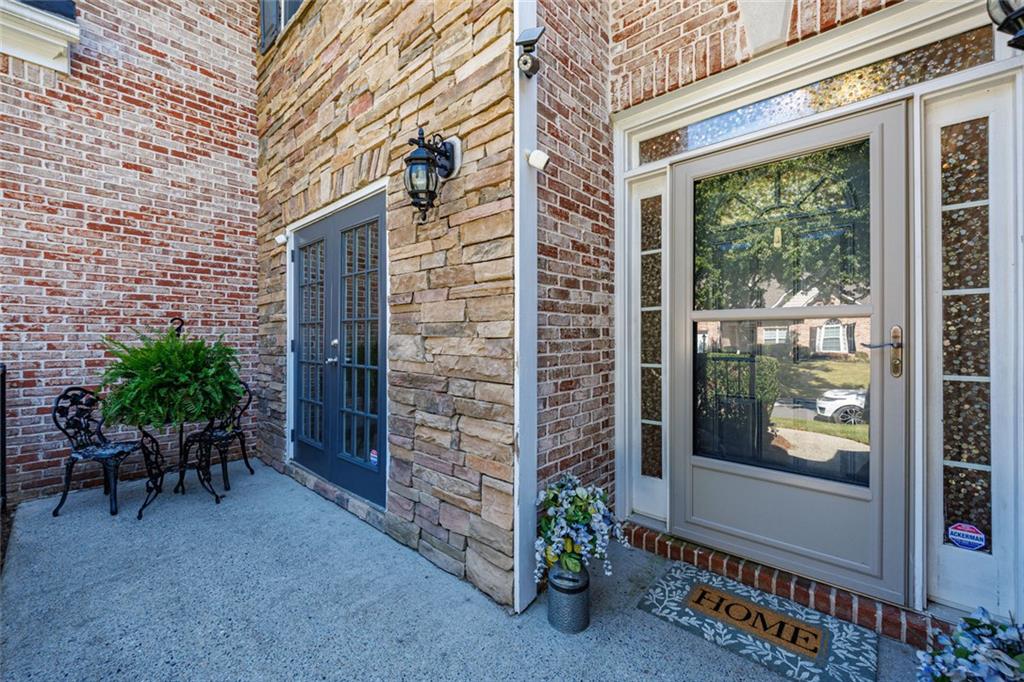 560 Roland Manor Drive