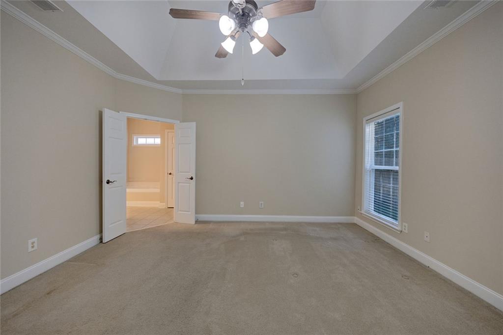 560 Roland Manor Drive