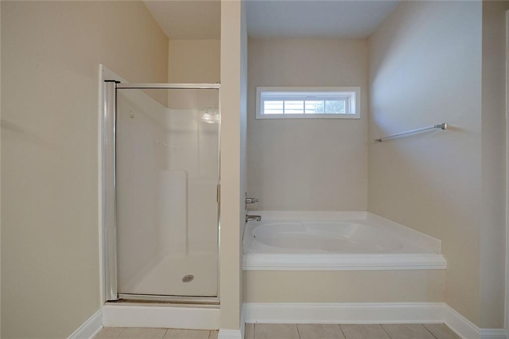 560 Roland Manor Drive