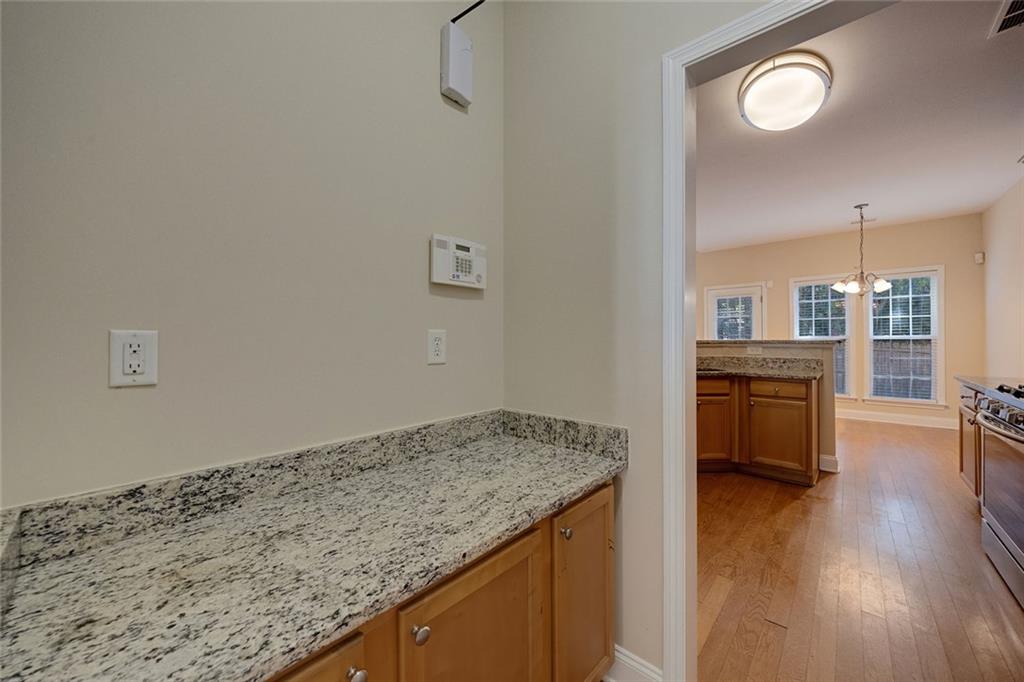 560 Roland Manor Drive