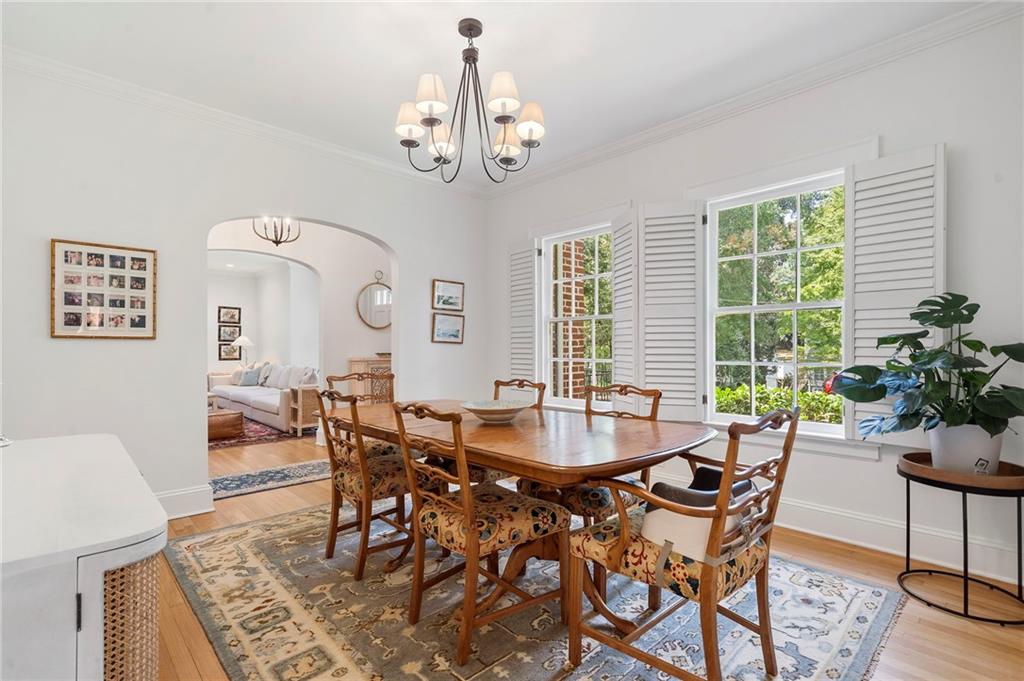 383 E Wesley Road NE
