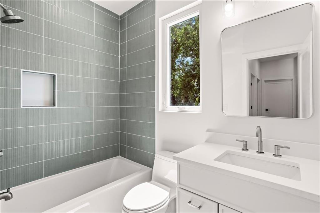 215 Flora Avenue Unit A