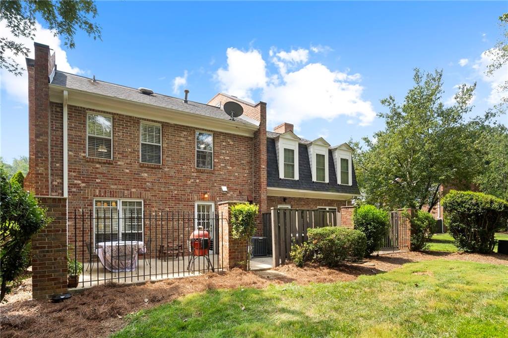 8 Kings Tavern Place NW
