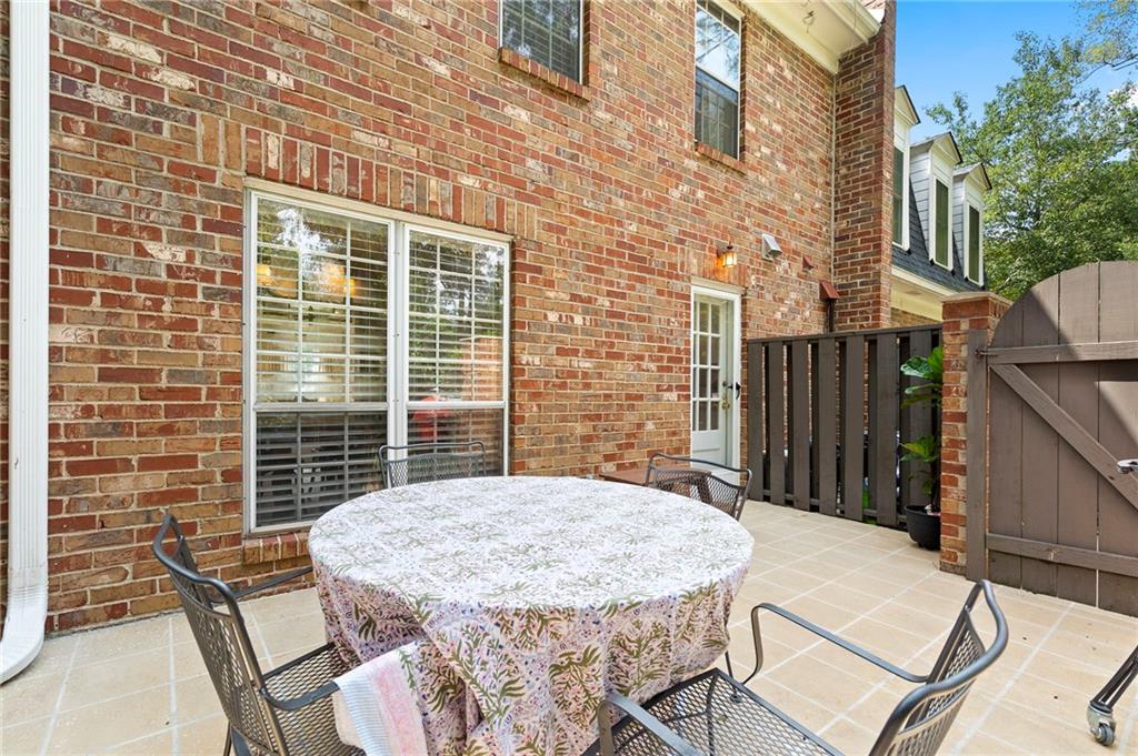 8 Kings Tavern Place NW