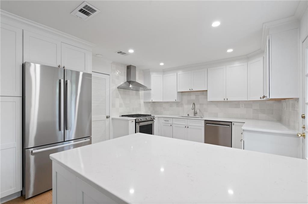 8 Kings Tavern Place NW