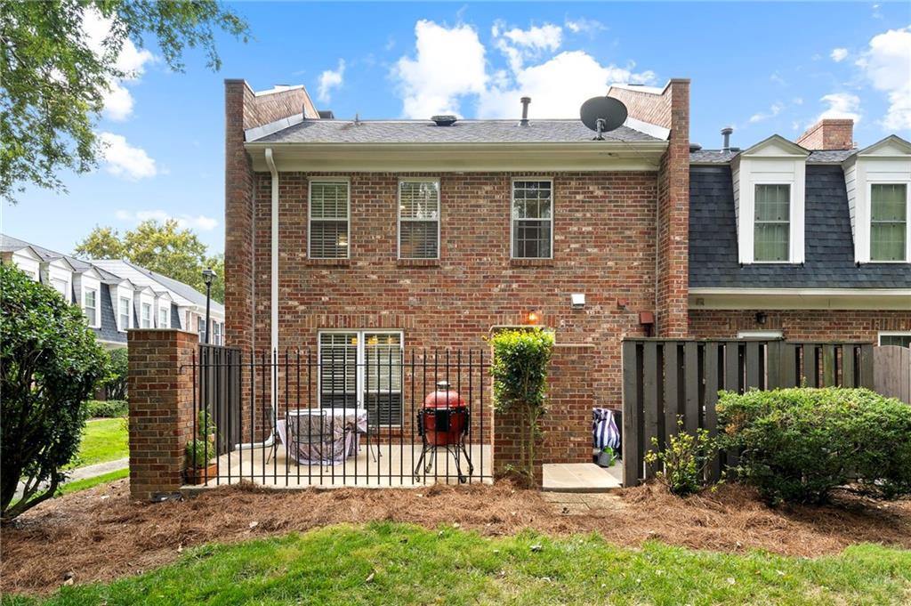 8 Kings Tavern Place NW