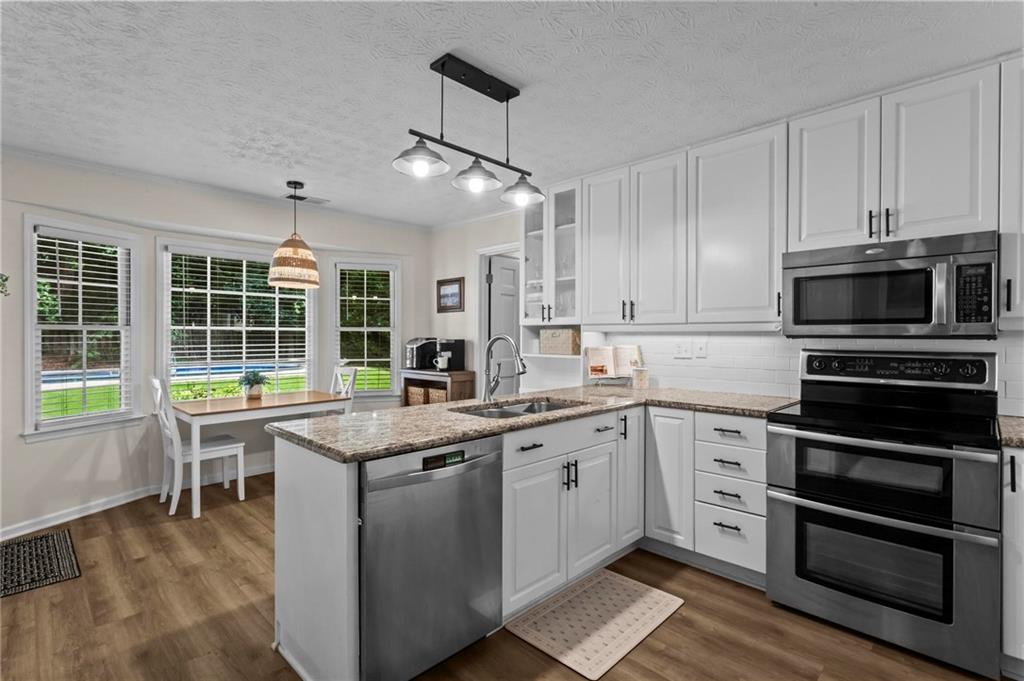 2720 Country Lane